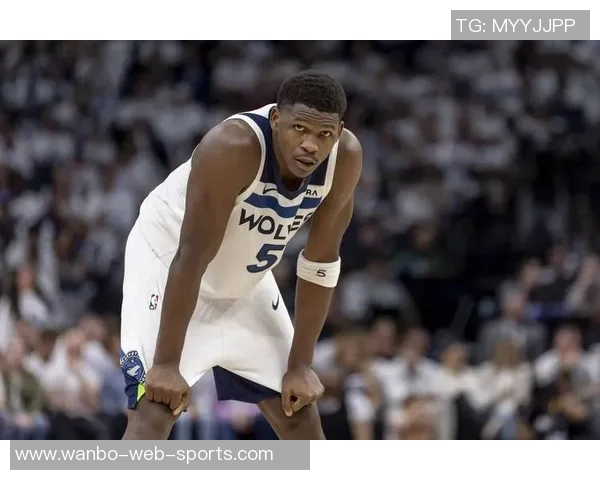 爱德华兹狂砍35分6板3助4断成最年轻三分先生展现超强投篮能力